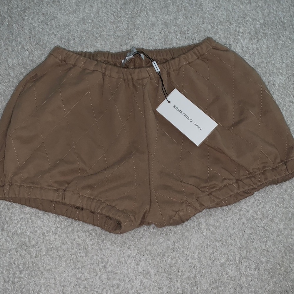 Something Navy quilted short in camel